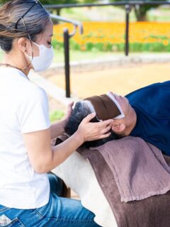 隠れ家cuco（くこ）です。
次の出店は10/21火曜
群馬県庁で見晴らし商店街

平日のひととき
心地良いドライヘッドスパ
いかがでしょうか

お待ちしてます♪

素敵な写真は
先日の本庄早稲田のパークヨガ&ピクニックマルシェ
@chiharu_photo_amemo 

〜〜〜〜〜〜〜〜〜〜
cucoは伊勢崎の外れにある
完全予約制の小さなサロンです

おひとりおひとりと
丁寧に向き合い

心地良い時間を
過ごして頂ける場所

丁寧に
頭と心のコリをほぐします

ご予約お待ちしております。

▽ご予約▽
TEL:080-3574-7700

LINEでも可能です
※LINE友達追加はプロフィールにリンクのHPよりお願いします。

#ドライヘッドスパ 
#リラクゼーション 
#リフレクソロジー 
#群馬県伊勢崎市
#イベント #マルシェ