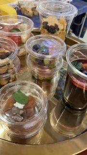 隠れ家cuco（くこ）です。
駅中サケとアテ「オカンとオレ」
熊谷駅にて18時まで。

ノンアルサングリア🍷
濃厚ぶどうジュースに
スパイスの香り芳醇

美味しい仕上がりになりました！

明日は本庄駅にて
12:00〜18:00

是非お立ち寄りくださいませ
#マルシェ